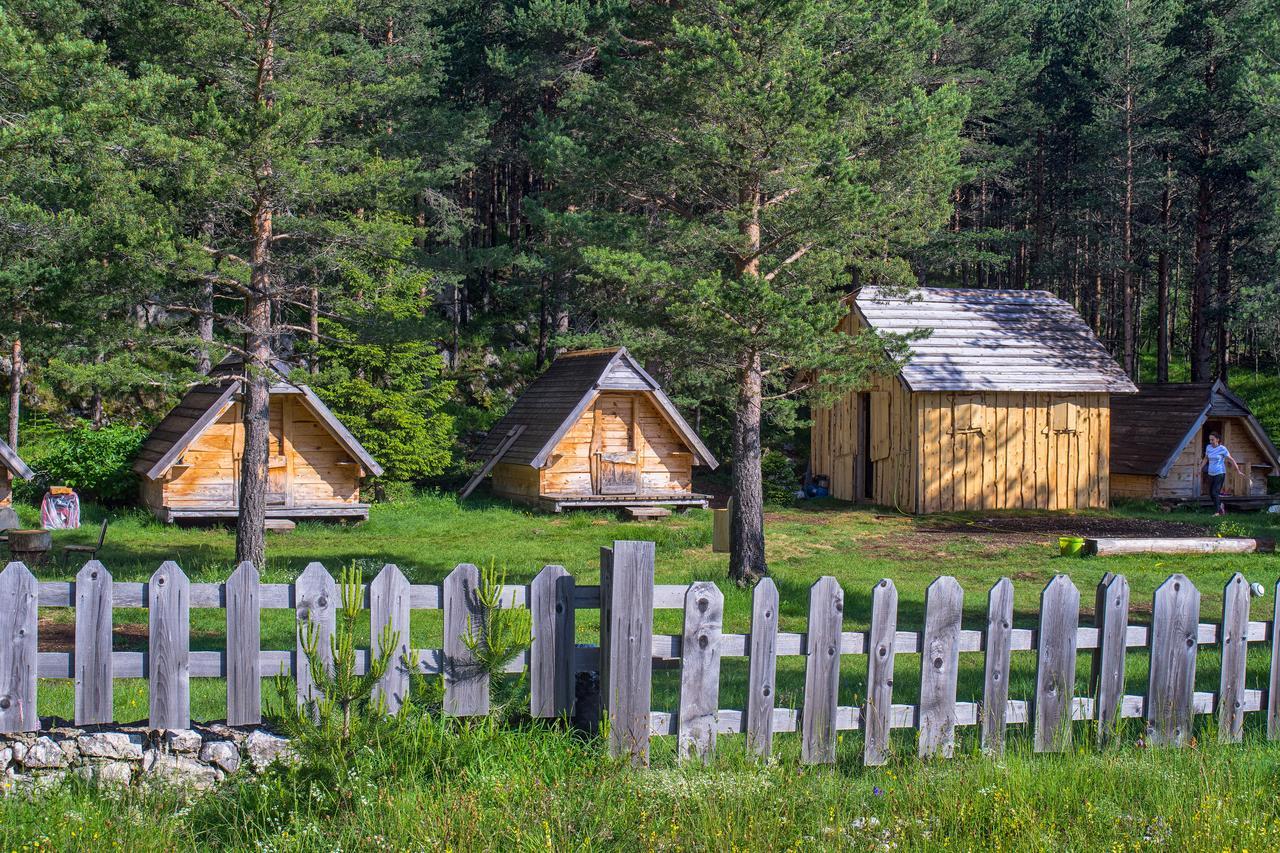 Eco Camp Chalets Pod Gorom ชาเบลียค ภายนอก รูปภาพ
